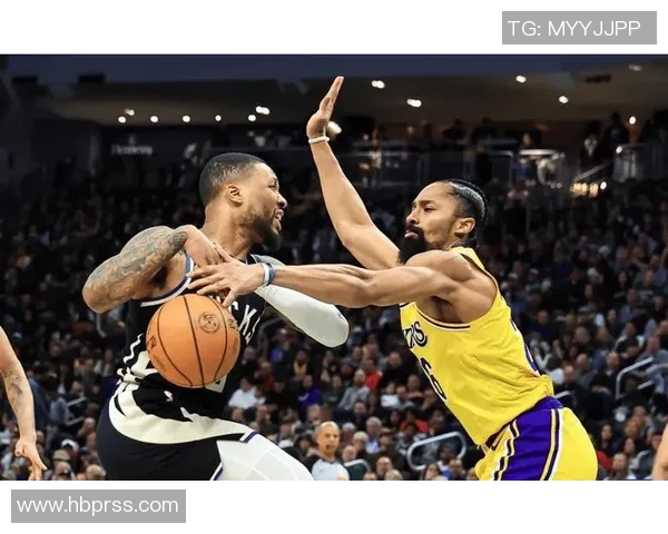 2021年湖人与雄鹿的巅峰对决回顾与精彩瞬间分析 2021年湖人与雄鹿的巅峰对决回顾与精彩瞬间分析